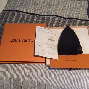 Louis Vuitton skully, excellent condition